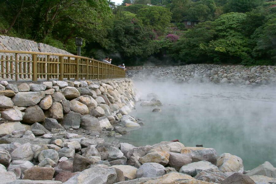 Suối khoáng nóng Kim Bôi- Trải nghiệm ngâm mình giữa thiên nhiên hùng vĩ của núi rừng