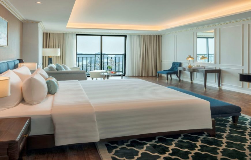 Club Deluxe Golf View – FLC Hạ Long