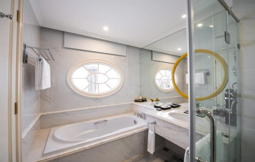 RADISSON HOTEL DA NANG: Premium Ocean View Double/ Twin