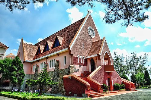 Vẻ đẹp nhà thờ Domaine De Marie và sự kết hợp hoàn hảo giữa thiên nhiên Đà Lạt